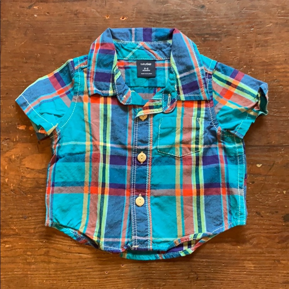 Gap short sleeved button down shirt